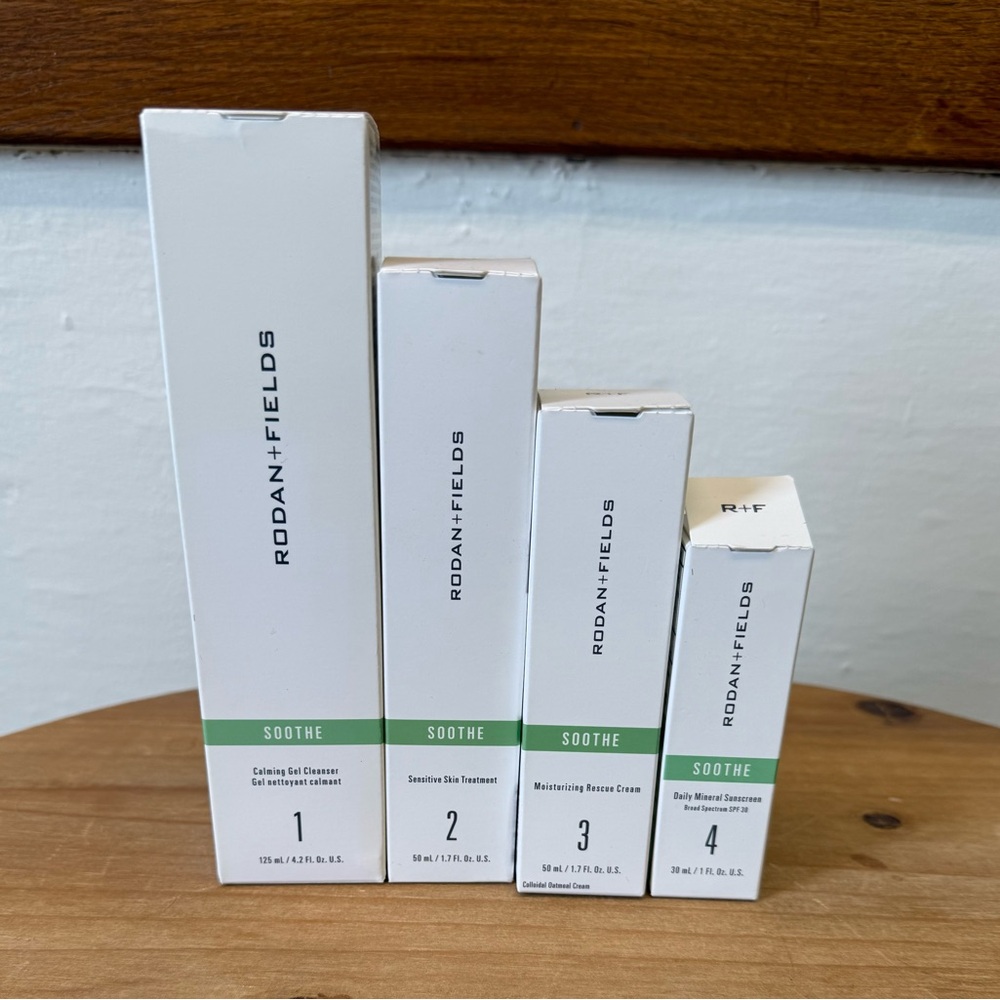 Rodan + Fields Soothe Cleanser & Exfoliant - White and Green